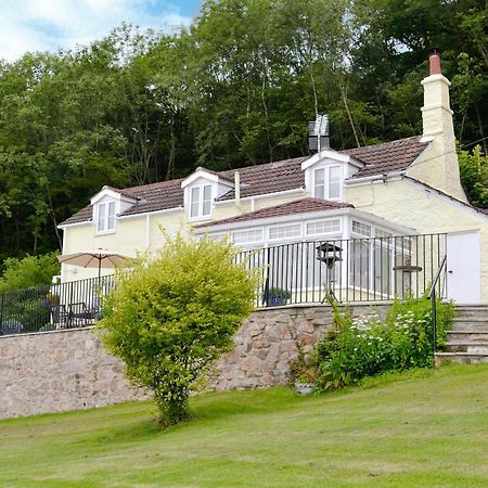 Thornhill Villa Whitchurch  Exterior photo