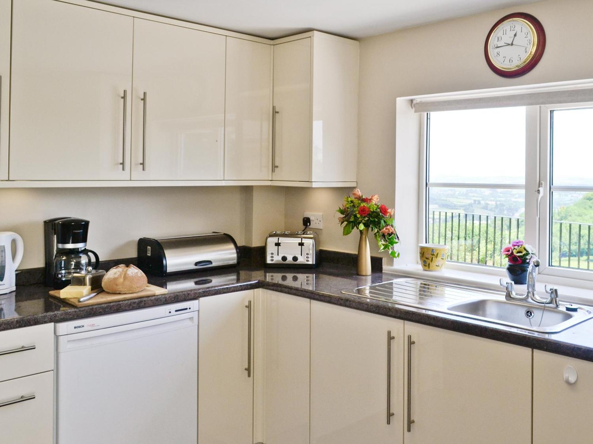 Thornhill Villa Whitchurch  Exterior photo